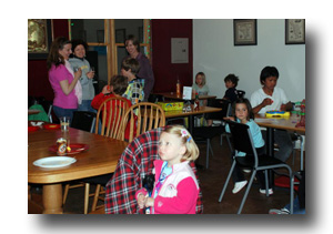 family kids night at cafe aldea